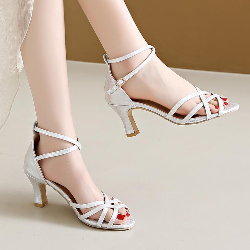 Fashion 2024 Summer New Outwear Women's Large Sandals Solid Color Sexy Open Toe One Line Buckle Comfortable High Heel Single Shoes