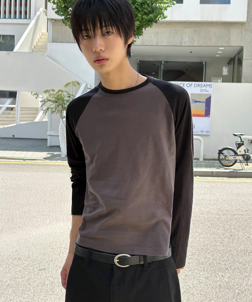 SIGNATURE Crop Raglan Long Sleeve T-Shirt [Black]