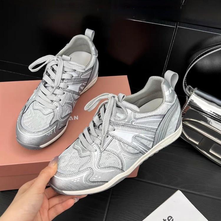Niche Design Sense Mesh White Shoes Women's 2025 Summer New French Simple and Lightweight Student Sports and Leisure Shoes