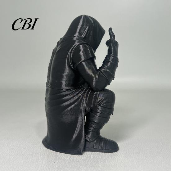 Pleated Strap Design Decor Crouching Hooded Devil God Figurine, Decorative Ornament with Skull Mask & Muscle Lines, Hip Motorcycle Cabinet Hop Gothic