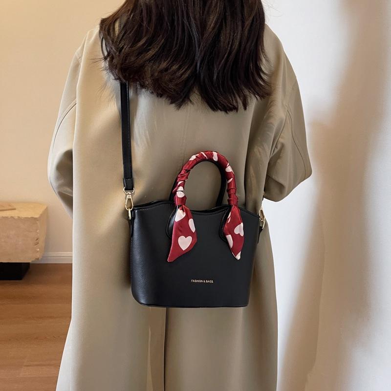 IELGY Women's Red Wedding Bag Diagonally Across the Bucket Handbag