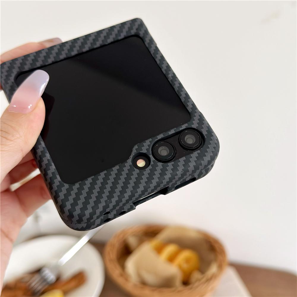 Luxury Carbon Fiber Pattern With Hinge Case For Samsung Galaxy Z Flip 6 5 4 3 5G Ultra Thin Shockproof Hard PC Cover For Z Flip6
