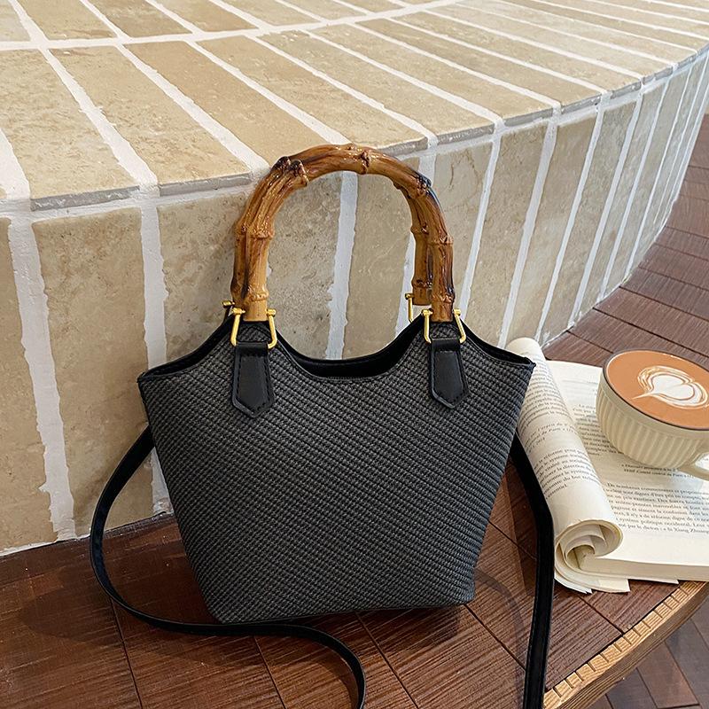 Women's simple crossbody bag, retro shoulder bag, stylish, lightweight, multi-functional tote bag, everyday travel shoulder bag