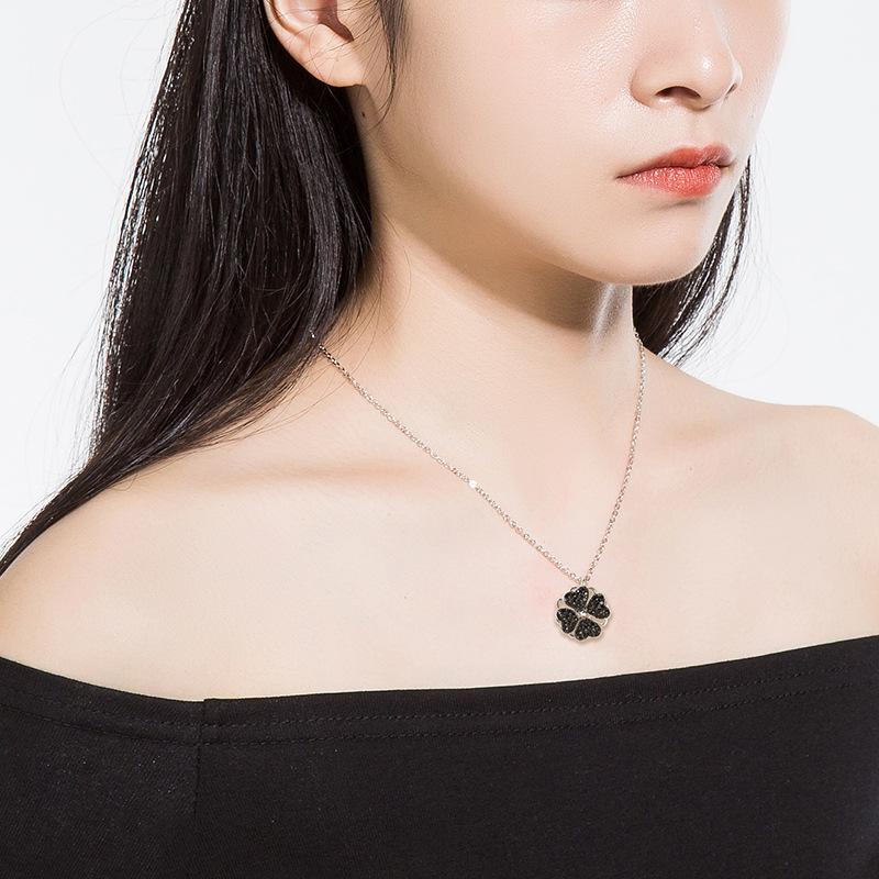 2021 Rotating Four-Leaf Clover Necklace Female Douyin Same Trendy Personality Simple Temperament Collarbone Chain Jewelry