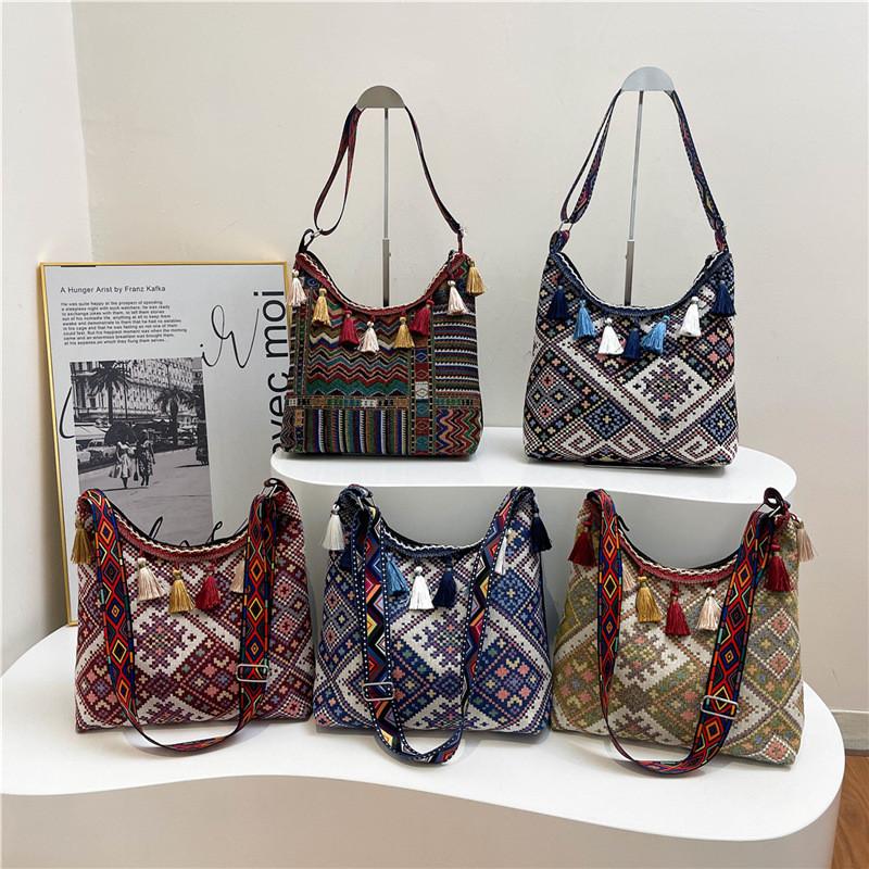 Embroidery Style Tassels Large Shoulder Bags Capacity Single Girl Shoulder Bag