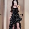 Черное цветочное рюшами асимметричное платье женское летнее французский публичный дизайн чувство стиль отпуска платье на бретельках
