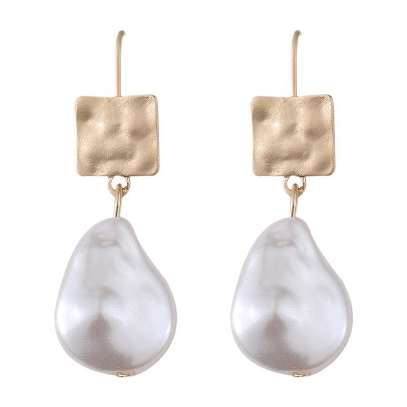 Классические модные серьги с жемчугом в стиле барокко