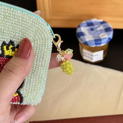 Брелок-подвеска в форме грозди винограда Подвеска для кошелька Пенала с универсальной застежкой-лобстером Декоративный брелок