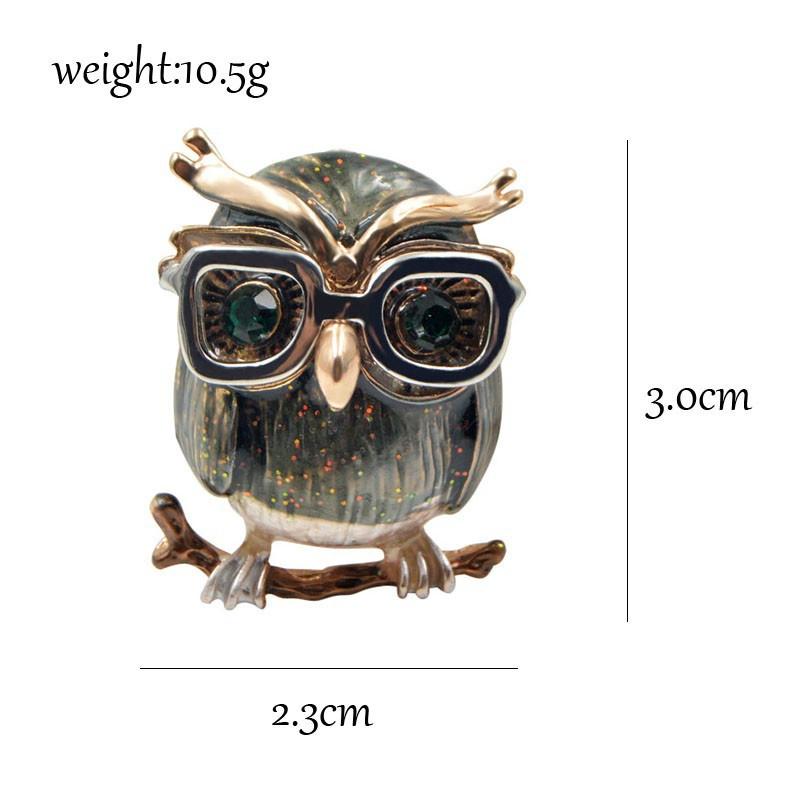 Милая сова в очках, эмалевая брошь в зеленых и металлических тонах