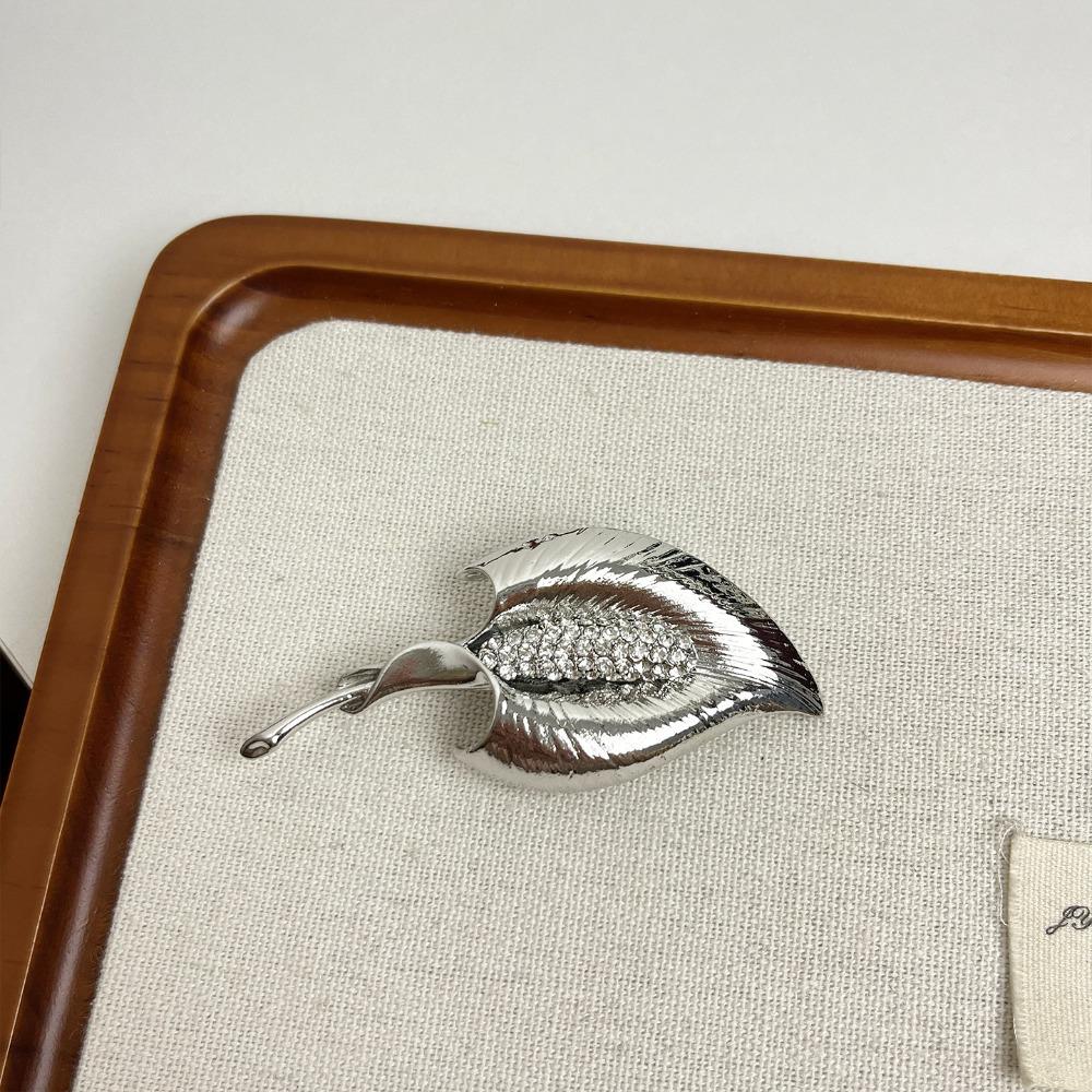 Zinc Zinc Alloy Metal Flower Brooches Jewelry Accessories Women Brooch Exaggerated Brooches  Women