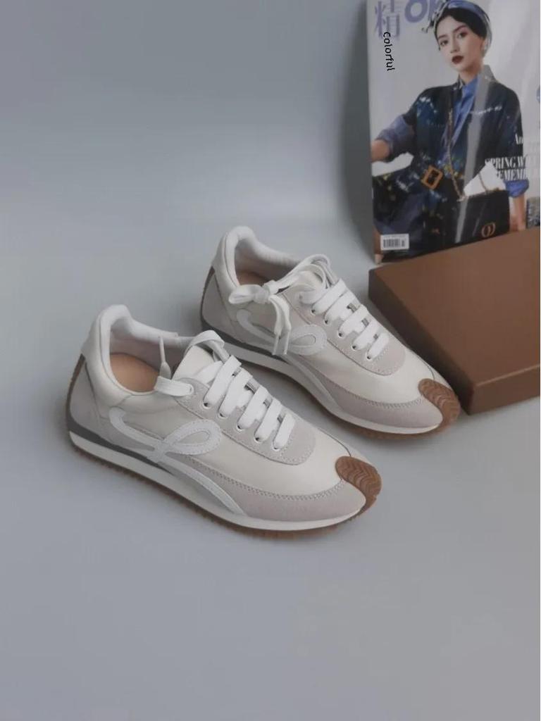 Retro German Thick-Soled Sports Casual Shoes with New Color Lace-Up Design - Genuine Leather Forrest Gump Style White Sneakers
