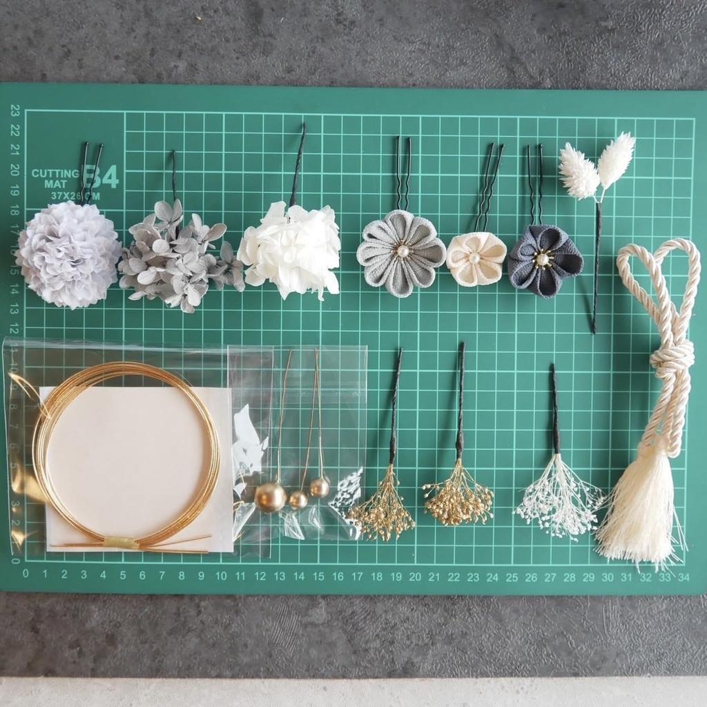 Lomeri In 8 Hair Ornament Set Tsumami Crafts Crepe Coming of Age Ceremony Graduation Ceremony Wedding Furisode N3 [Available Colors] 14-piece (Gray)