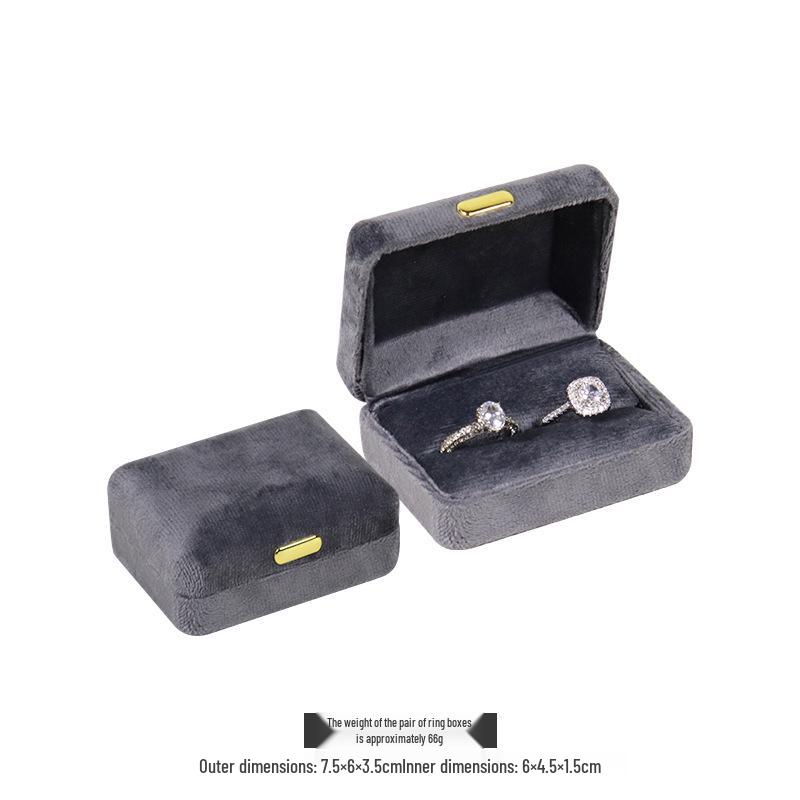 Бархатная шкатулка для украшений с золотой пряжкой и закругленными углами для колец, ожерелий и браслетов