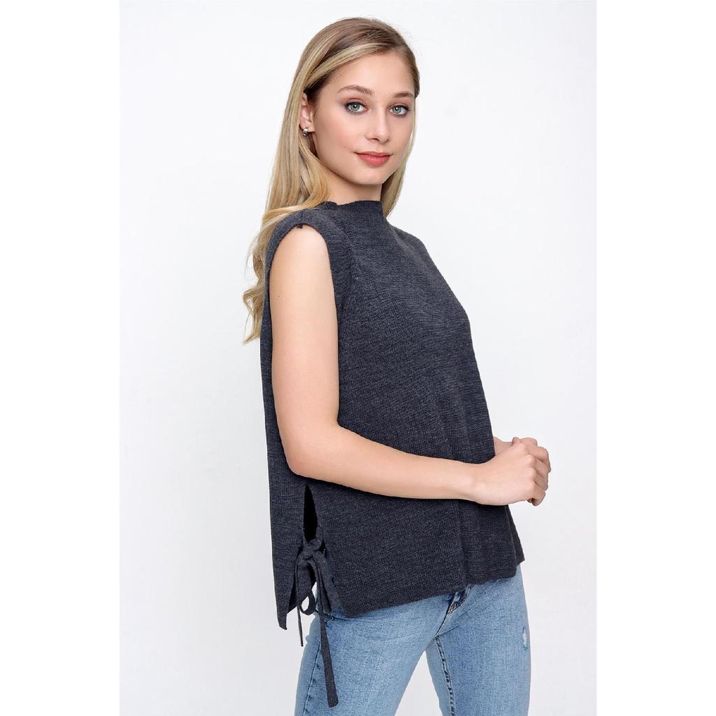 Женский трикотажный свитер с завязками сбоку красный 22wk252