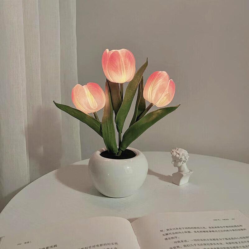 Tulip Table Lamp LED Bedside Lamp Simulation Flower Bouquet Bedroom Bedside Romantic Atmosphere Birthday Gifts Home Decor Lights