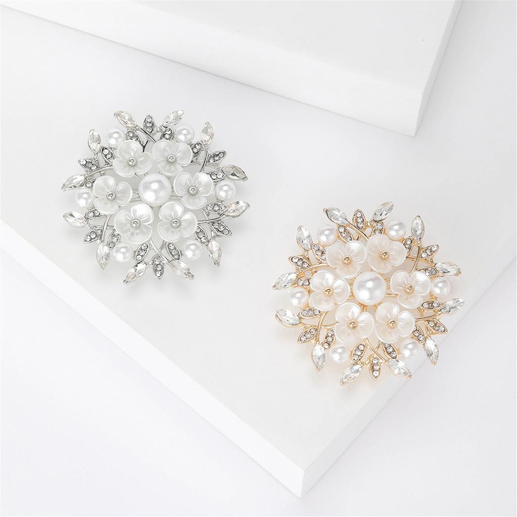 Fashionable Women's Pearls Flower Brooch With Gold or Silver Tone Finish Adds A Touch Of Elegance To Any Ensemble
