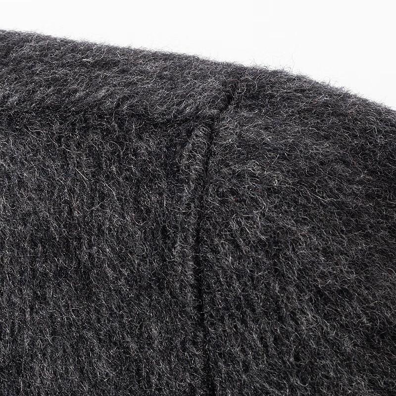 Мужское полупальто средней длины на двух пуговицах из смесовой ткани с 69% шерсти