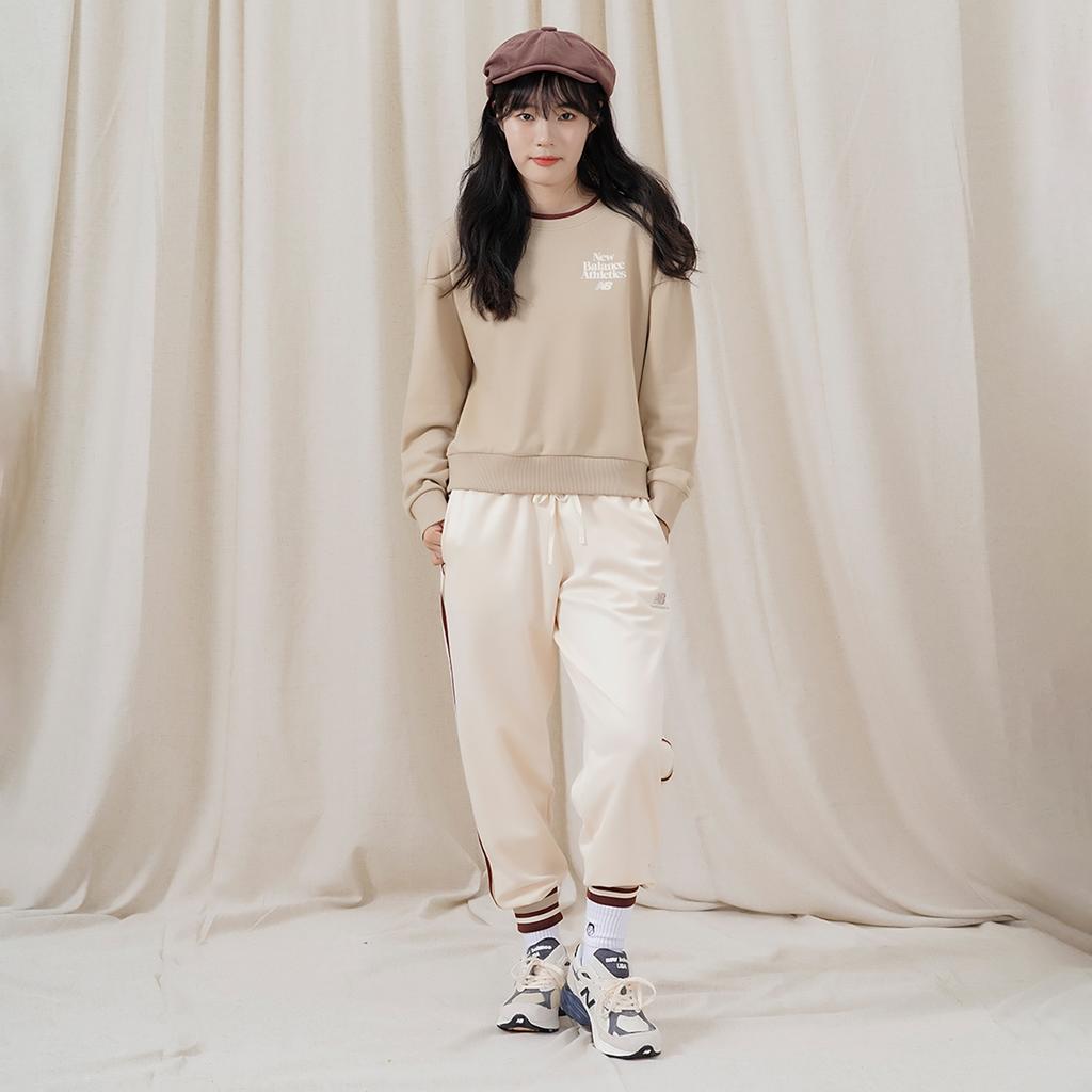 New Balance Толстовка женская Коричневый чай AWT23552-INC