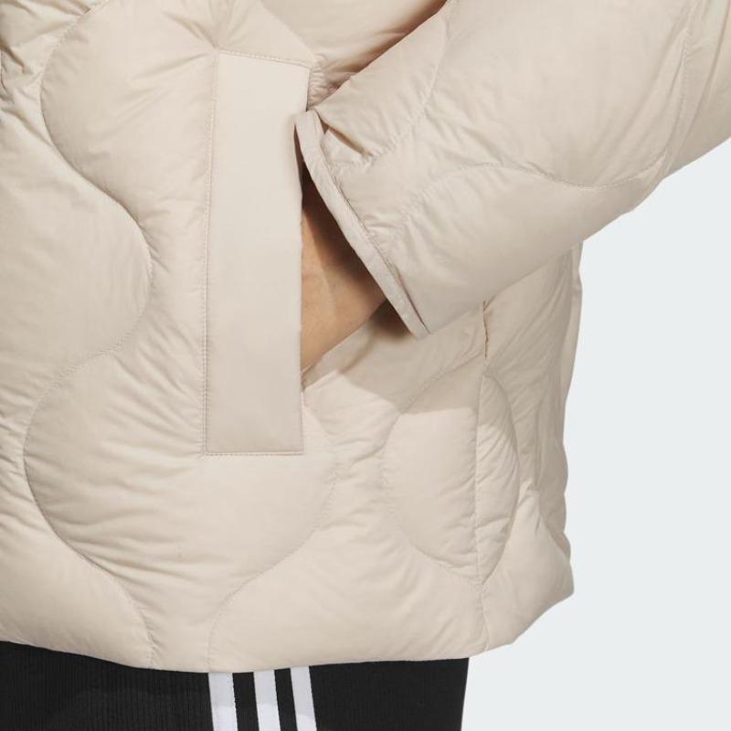 adidas Оригинальная короткая куртка-пуховик 600 Fill Solid Logo Loose Down Jacket Women Jacket Off-White IK2800