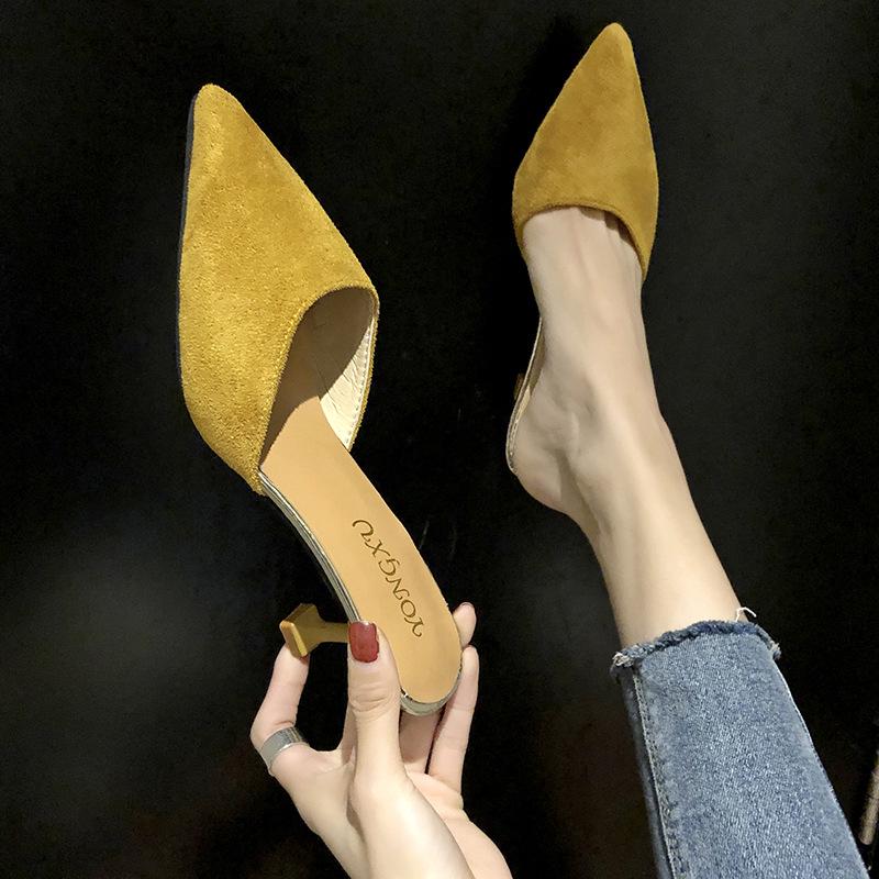 Женские туфли-шлепанцы на каблуке с острым носком