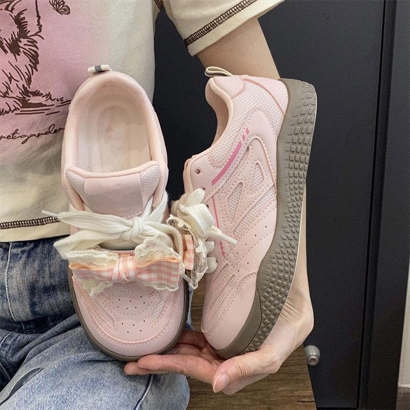 Повседневные дышащие спортивные туфли на толстой подошве женские новые весенние нишевые оригинальные с клубничным бантом немецкие тренировочные туфли