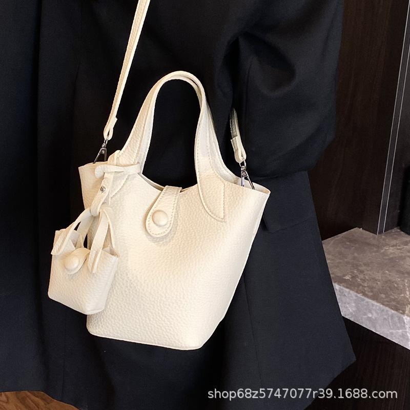 This Year's Popular Hand-held Vegetable Basket Bag Women's 2025 Spring New Fashionable Shoulder Bag Simple Casual Bucket Bag