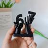 3D-печатная фигурка, держащая цифровую итальянскую «мозговую гниль» Математика 67, Забавная и смешная мем-фигурка, держащая цифровую 67 Скульптура