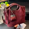 Ретро замшевая портативная сумка-ведро женская 2025 новая мода высококлассное чувство сумка для ребенка и матери сумка для поездок на работу на плечо сумка-мессенджер