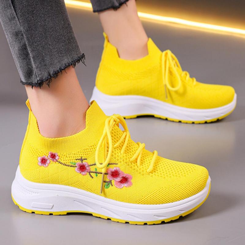 Модная весенне-летняя желтая обувь для женщин, спортивная сетчатая дышащая обувь, плоские кроссовки, обувь с вышивкой цветов, красные кроссовки