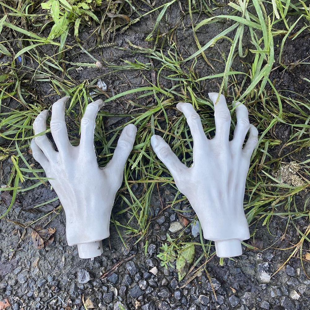 Pair Plastic Artificial Creepy Hands Halloween Haunted House Decoration Ornament