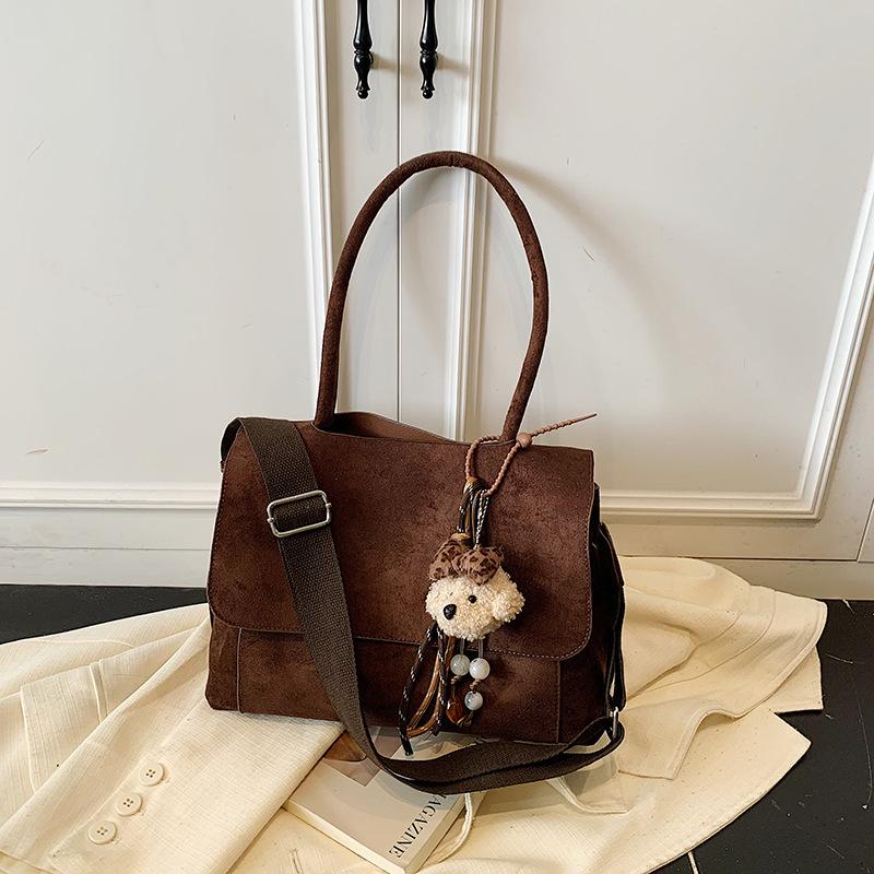 Ретро матовая сумка большой вместимости женская 2025 новая модная дорожная сумка через плечо, сумка-мессенджер для выхода, портативная сумка-тоут