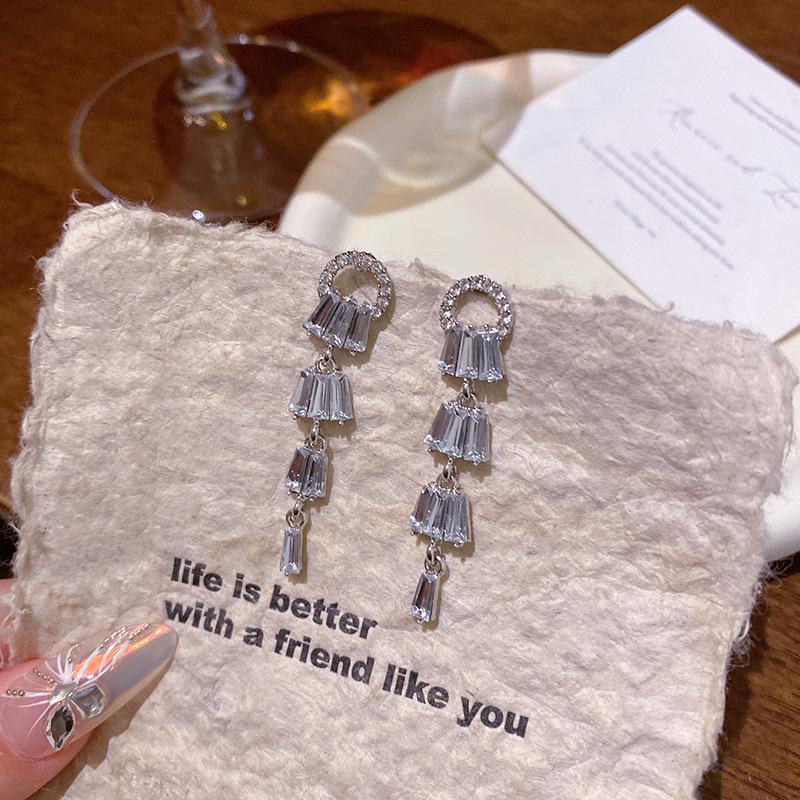 Серьги с длинной кисточкой и цирконами в корейском стиле для женщин - Элегантный модный аксессуар