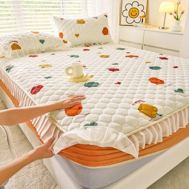 Зимний теплый молочный бархатный комплект простыней, милая простыня на подкладке с героями мультфильмов и 2 наволочками, нескользящий наматрасник, двуспальное покрывало размера «king-size»