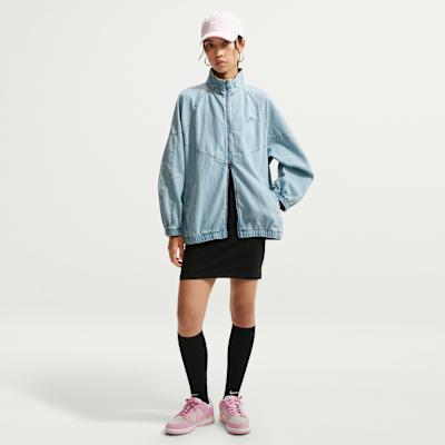 Женские куртки Nike Женские светло-голубые с воротником-стойкой умеренные