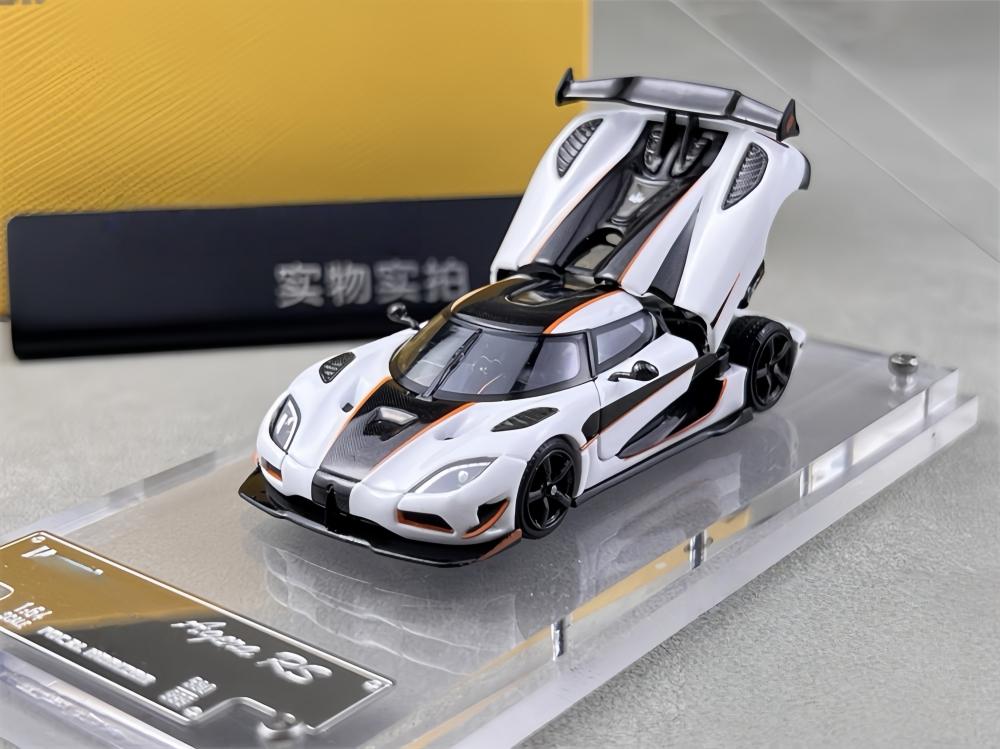 Focal Horizon 1:64 Agera RS Diecast Model Car