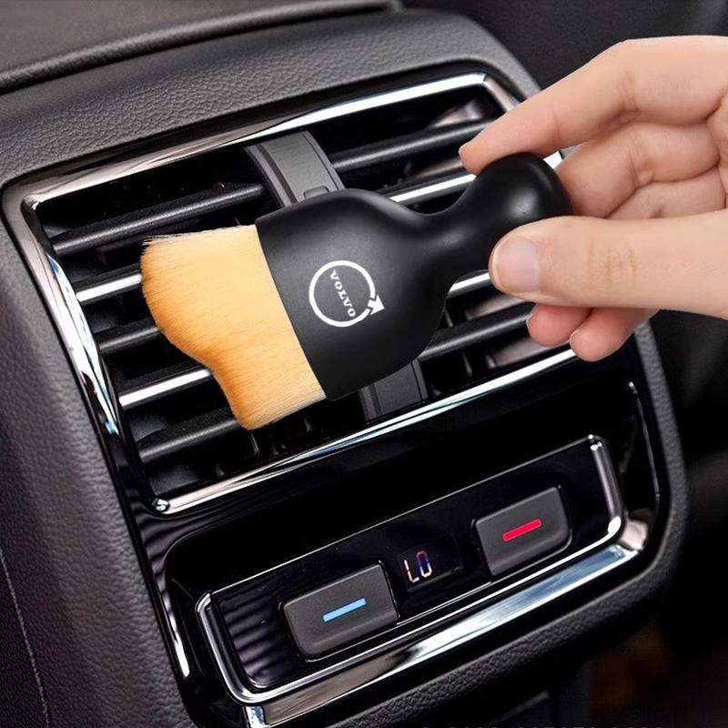 cjtsp5 Keychain Car Air Vent Cleaning Soft Brush With Casing Clean Tool Dusting Crevice BrushFor Volvo Rdesign V60 V40 XC90 V50 V70 S90