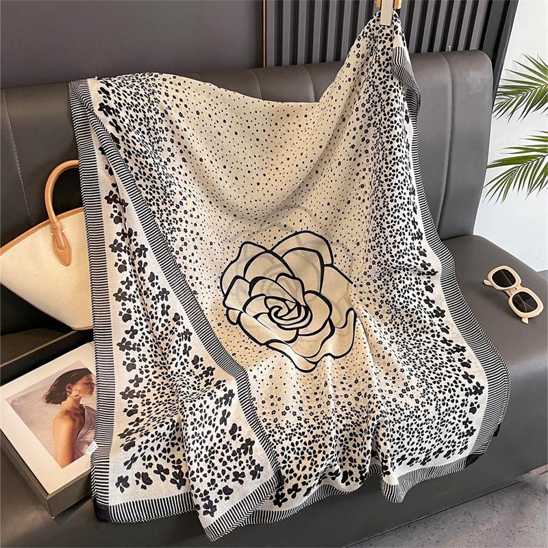 New Spring Women Cotton Scarf Beach Hijab Shawls and Wraps Luxury Brand Flower Female Foulard Echarpe Designer Bandana