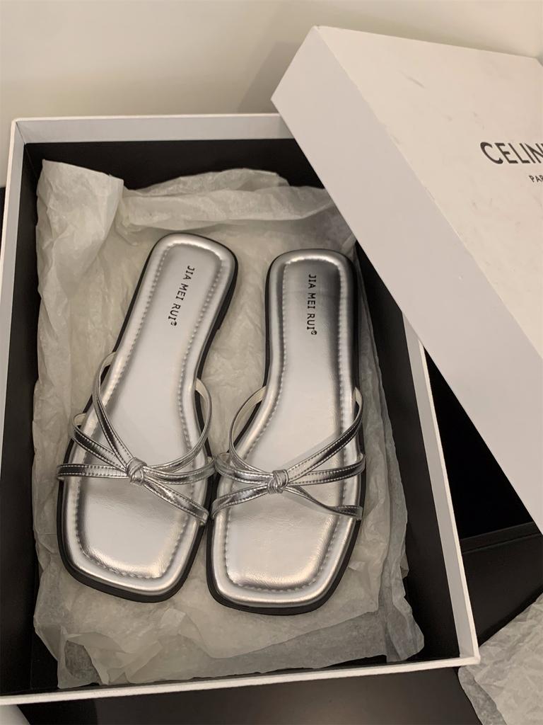 Flat-bottomed Silver Sandals French Small Cool Slippers Fairy Shoes 2025 New Summer Fashion Wear Beach Sandals