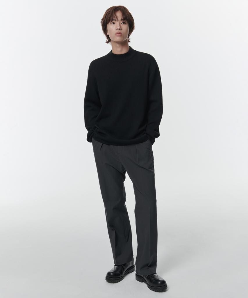 MUSINSA STANDARD Minimal Mock Neck Knit [Black]