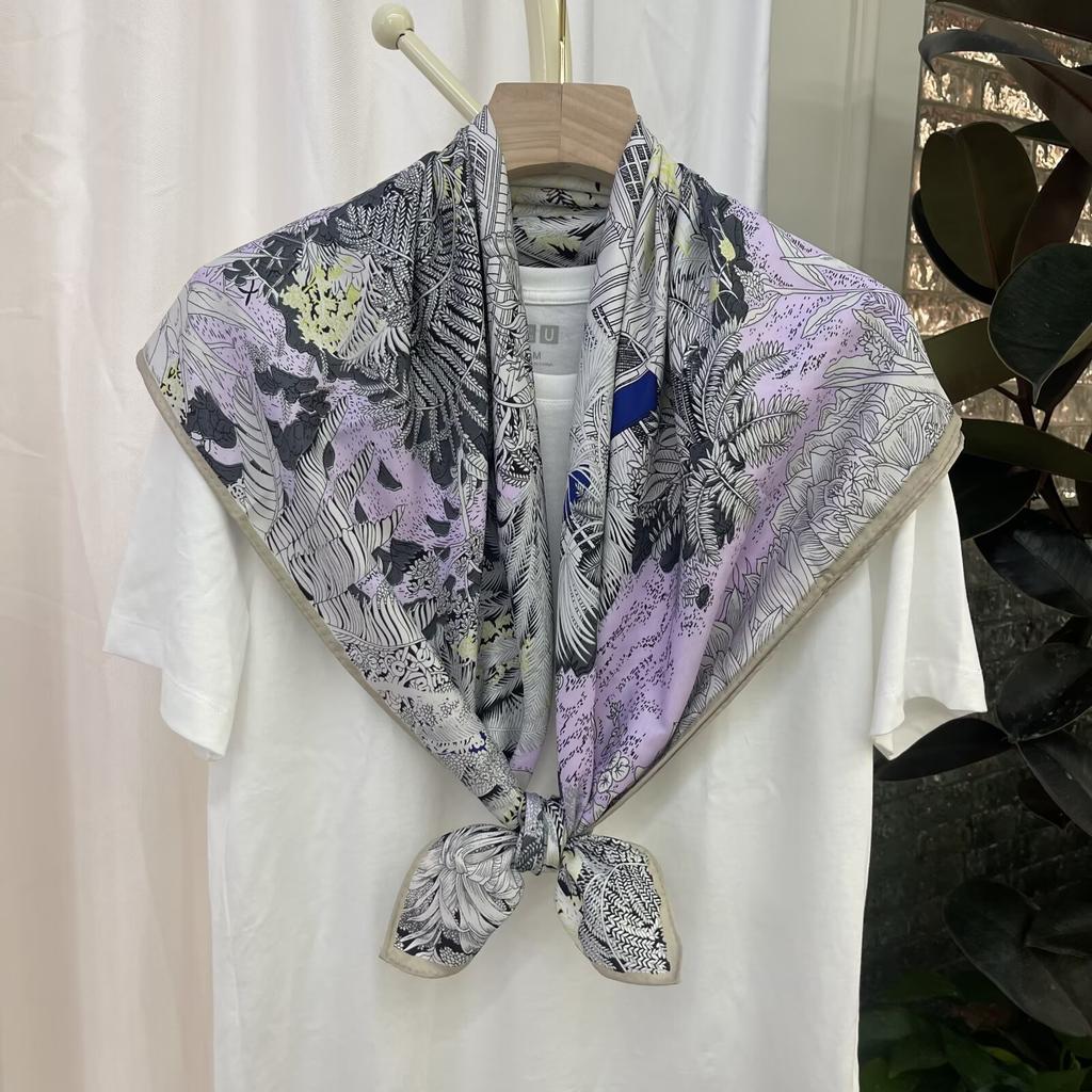 New European American and Korean Printed Silk Scarf with Large Square Scarf Versatile High-end Twill Sunscreen Decorative Shawl Scarf for Women