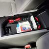 Поднос-органайзер для центральной консоли EDBETOS, совместимый с Toyota Camry XLE XSE 2018-2024 и Camry LE SE 2020-2023 2024. Аксессуары: Дополнительный подлокотник.