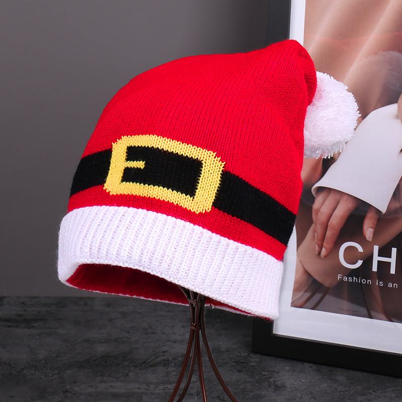 Праздничная красная вязаная шапка-бини с разноцветными помпонами для семейного рождественского подарка