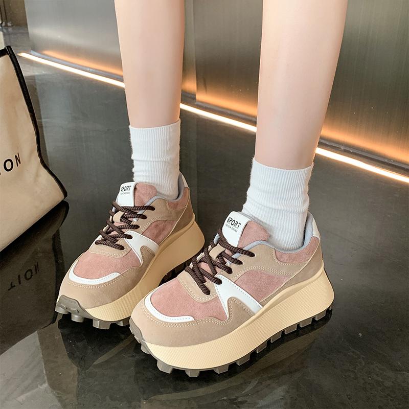 Мода 2024 года, модная зимняя новая женская повседневная простая спортивная обувь на толстой подошве с кружевом