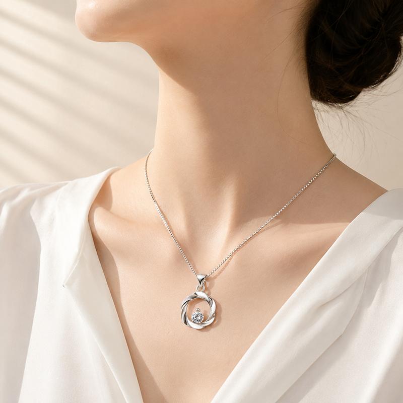 Elegant Twisted Circle Pendant Necklace for Women Shiny Cubic Zirconia Crystal Pendant Jewelry Gift Fashion Necklace for Her Birthday Mother's Day