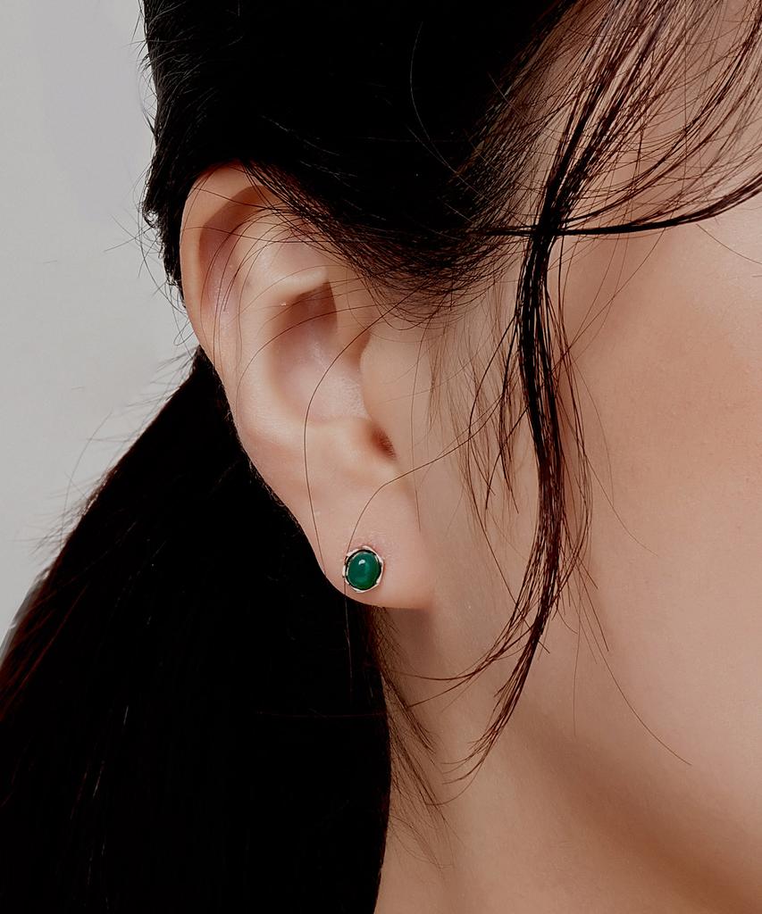 Серьги Helene Jewelry из 14-каратного золота с зеленым ониксом
