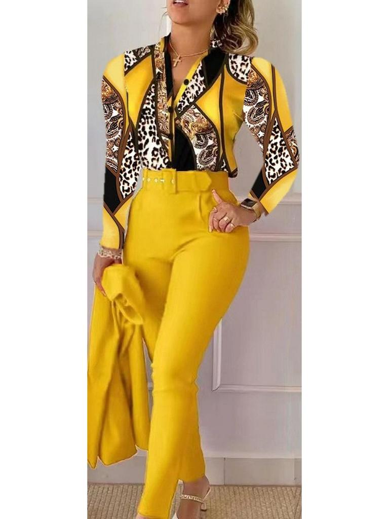 Принтованный топ с длинным рукавом и однотонный брючный костюм с поясом