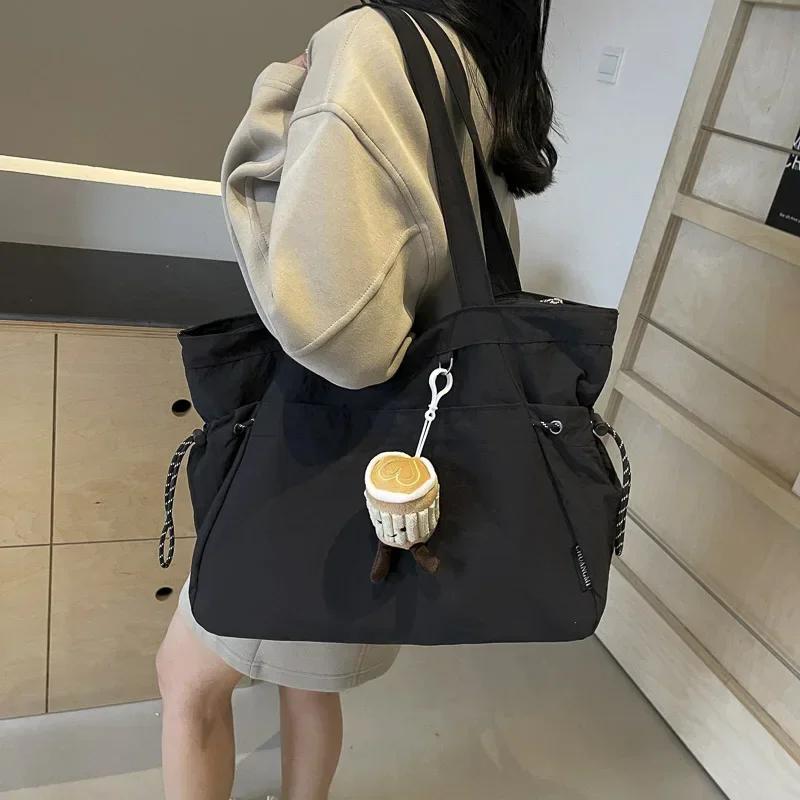 Women's Nylon Shoulder Bag Large Capacity Casual Bag Versatile Solid Zipper Student Computer Bag