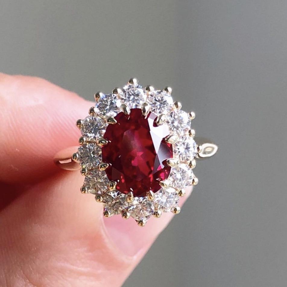 New Stylish Ruby Diamond-Set Ring: Elegant Ladies' Fashion Jewelry for Weddings