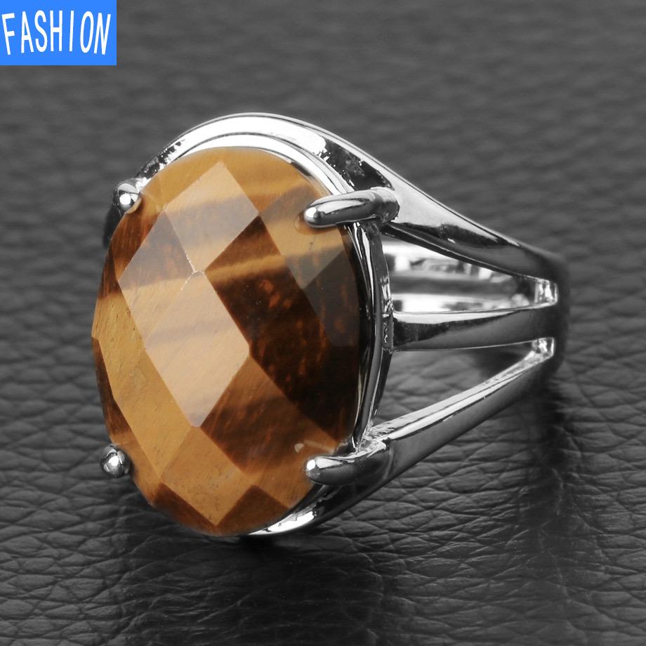 Кольцо с натуральным овальным граненым кристаллом в подарок