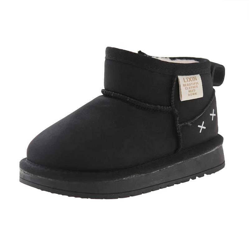 2024 Детские плюшевые туфли для девочек, зимние новые модные корейские ботинки с мягкой подошвой, сохраняющие тепло, универсальные, шикарные, нескользящие